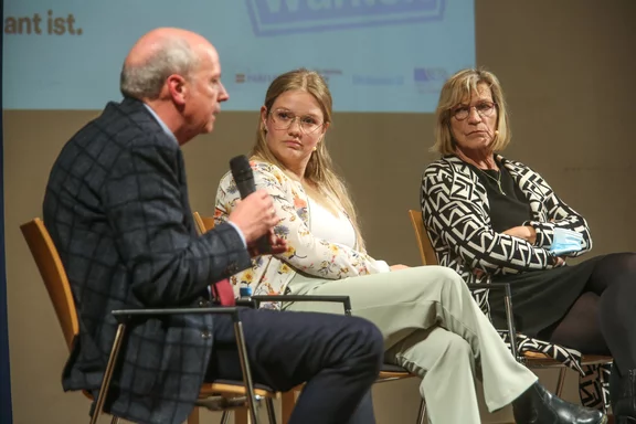 Heinz-Josef Kessmann (Caritas), Lena Zingsheim (Bündnis 90/Die Grünen) und Eva-Maria Voigt-Kueppers (SPD).